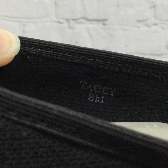 Tahari Tacey Women’s Textured Fabric Pointed Toe Heel Shoe Size 8M - Picture 12 of 14